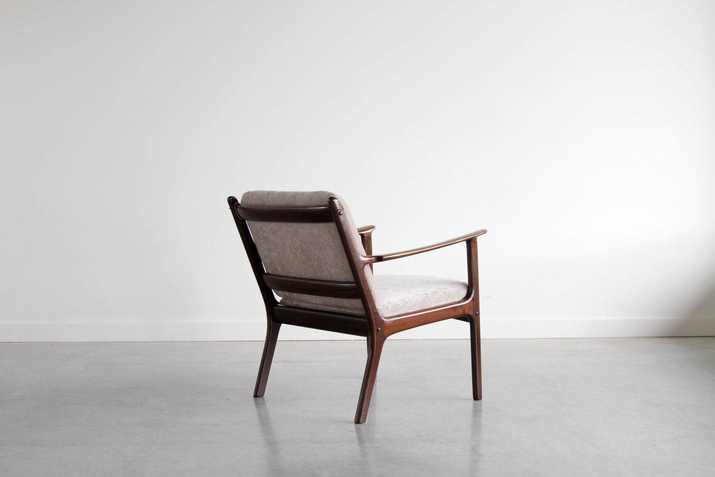 Ole Wanscher lounge chair. Model PJ 112. In Sesame.