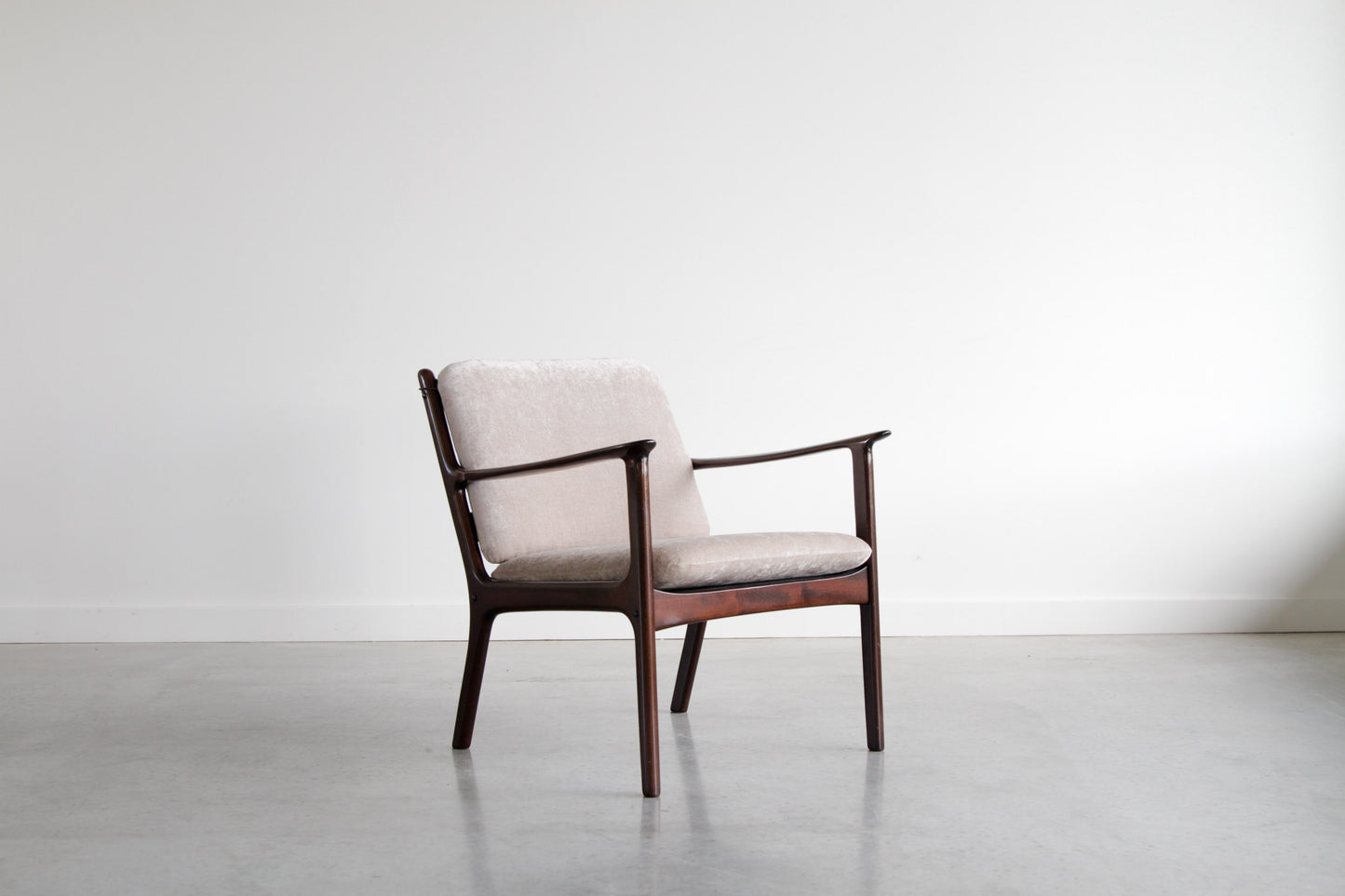 Ole Wanscher lounge chair. Model PJ 112. In Sesame.