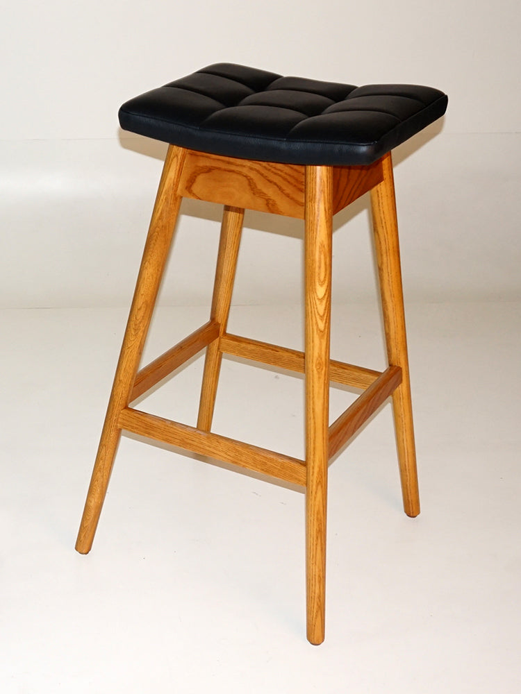 TH Brown Martelle Stool